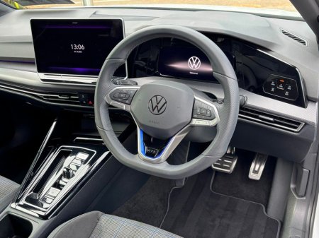 2025 Volkswagen Golf GTE TSI MK 8.5 LONGER RANGE €41,995 thumbnail