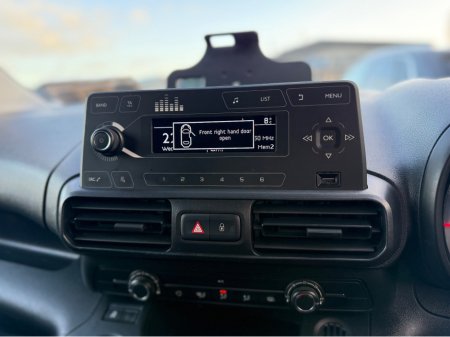 2021 Opel Combo 3 SEATER - 1.5 DIESEL - MANUAL - 12M WARRANTY - CAR: 1599 €14,950 thumbnail