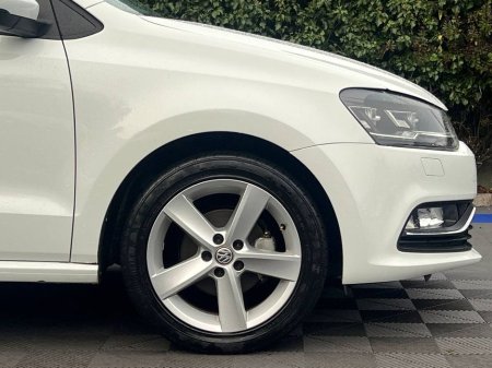 2016 Volkswagen Polo HIGHLINE 1.2 TSI AUTO // FULL SERVICE HISTORY // LEATHER/ALCANTARA HEATED SEATS // REVERSE CAMERA €13,900 thumbnail