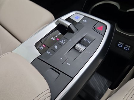 2024 BMW iX1 - thumbnail 10