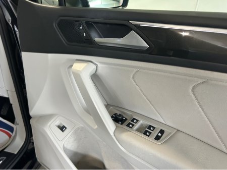 2021 Volkswagen Tiguan - thumbnail 14