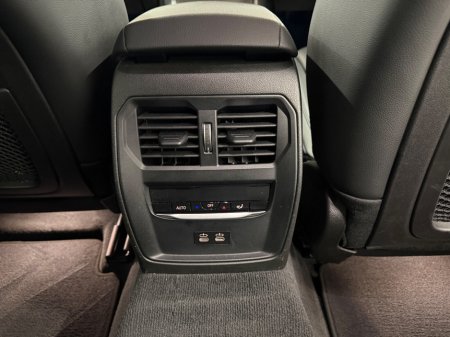 2022 BMW 3 Series - thumbnail 13