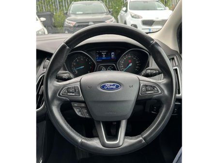 2018 Ford Focus - thumbnail 15