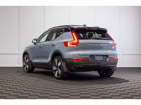 2023 Volvo XC40 - thumbnail 4