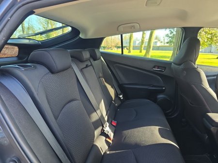 2020 Toyota Prius - thumbnail 16