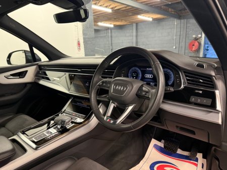 2021 Audi Q7 55 TFSI e S Line €54,995 thumbnail