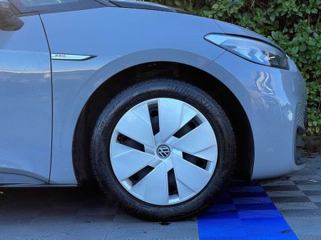 2023 Volkswagen ID.3 LIFE 58KWH // HEATED SEATS // ADAPTIVE CRUISE CONTROL // DIGITAL CLUSTER €20,950 thumbnail