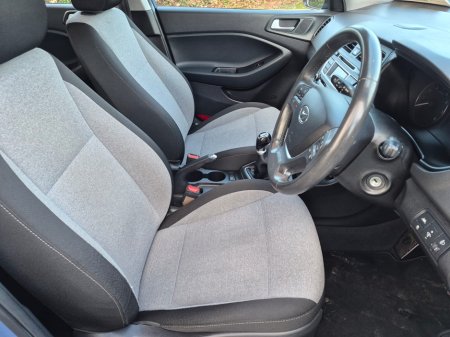 2017 Hyundai i20 1.2 Deluxe €7,999 thumbnail