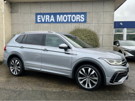 2023 Volkswagen Tiguan Allspace R-LINE 7 SEATER AUTOMATIC 2.0 TDI DIESEL //SAT NAV//ADAPTIVE CRUISE CONTROL//REVERSE CAMERA//HEATED SEATS AND STEERING WHEEL// €42,950 thumbnail