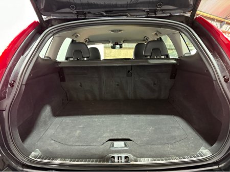 2017 Volvo XC60 SE NAV D4 2.0 TD B4 R-DESIGN MHEV 197BHP €15,950 thumbnail