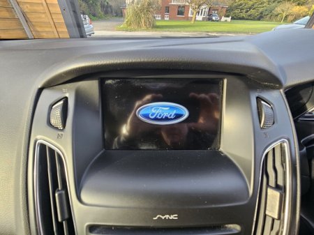 2017 Ford Focus - thumbnail 24