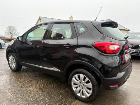 2017 Renault Captur 0.9 TCE EXPRESSION + 90 90BHP 5DR thumbnail