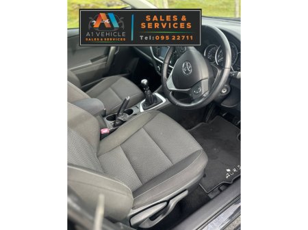 2015 Toyota Auris - thumbnail 25