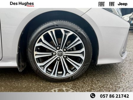 2020 Toyota Corolla Hybrid Luna-Sport Saloon €22,450 thumbnail