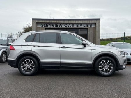 2017 Volkswagen Tiguan - thumbnail 5