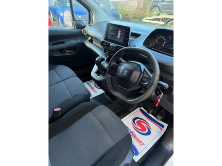 2019 Peugeot Partner PROFESSIONAL L1 B BLUEHDI €9,500 thumbnail