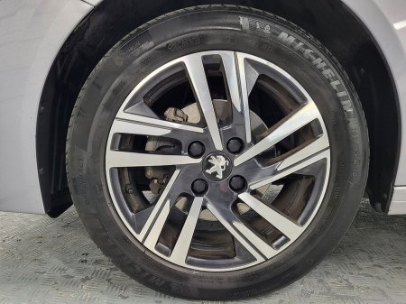 2023 Peugeot 208 - thumbnail 10