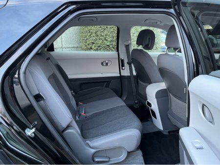 2023 Hyundai Ioniq 5 EXECUTIVE 58KW //HEATED SEATS AND STEERING WHEEL//ADAPTIVE CRUISE CONTROL//WIRELESS PHONE CHARGING// €24,950 thumbnail
