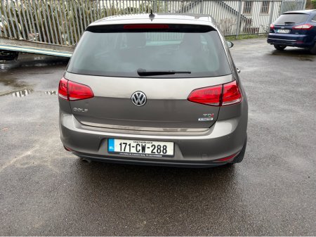 2017 Volkswagen Golf ALLSTAR 1.6 TDI MANUAL 5SPEED 110 5 5DR €15,950 thumbnail