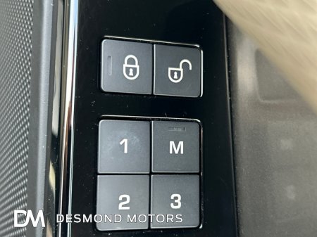 2018 Land Rover Range Rover Velar VEL 2.0 TD4 S 5DR AUTO €30,899 thumbnail