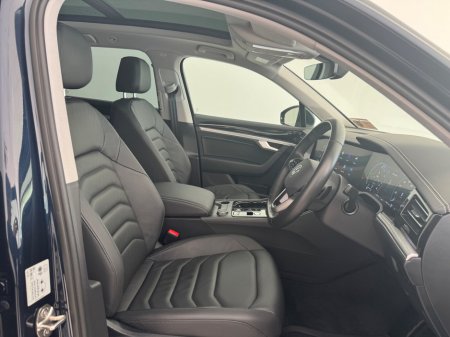 2024 Volkswagen Touareg 3.0TSI PHEV 381HP 4M DSG Elegance €68,950