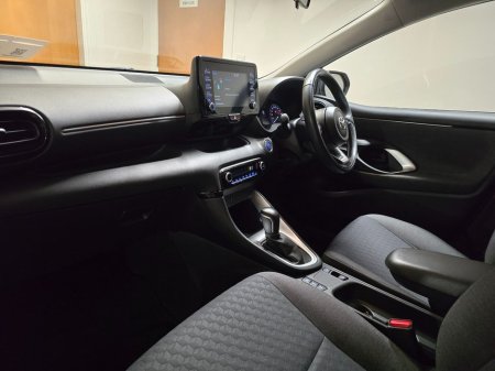 2021 Toyota Yaris - thumbnail 8