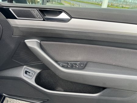 2015 Volkswagen Passat - thumbnail 11