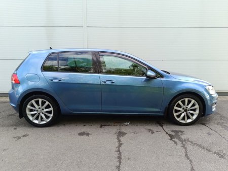 2016 Volkswagen Golf - view 2