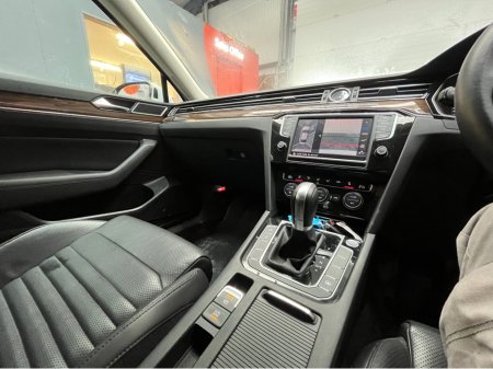 2017 Volkswagen Passat - thumbnail 17