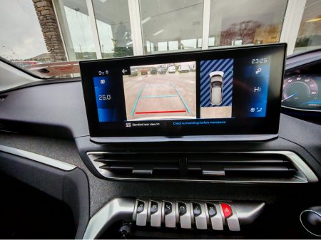 2022 Peugeot 3008 3008 thumbnail