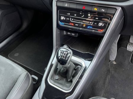 2023 Volkswagen T-Roc STYLE 2.0 TDI // APPLE CARPLAY/ANDROID AUTO // DIGITAL CLUSTER // ADAPTIVE CRUISE CONTROL €24,900 thumbnail