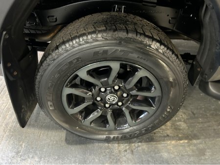 2021 Toyota Hilux - thumbnail 35