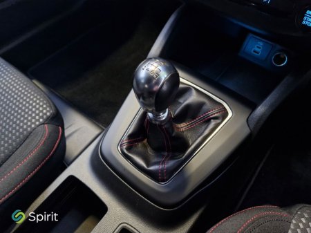 2024 Ford Focus ST-LINE €26,900 thumbnail