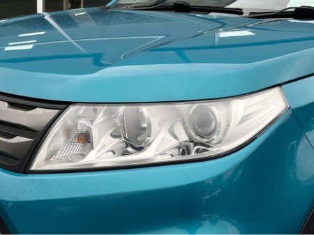 2019 Suzuki Vitara - view 3