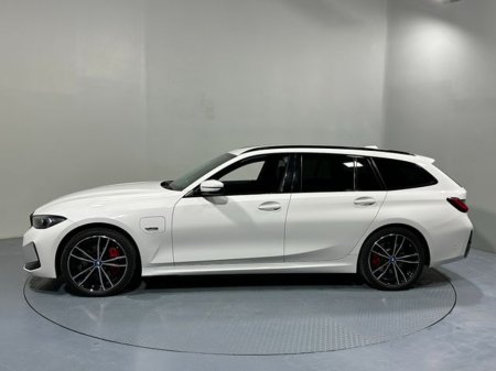 2022 BMW 3 Series 330E M Sport €40,800