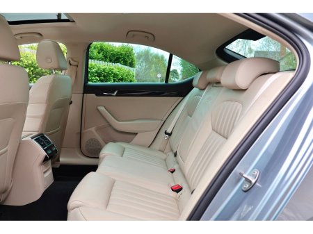 2016 Skoda Superb - thumbnail 13