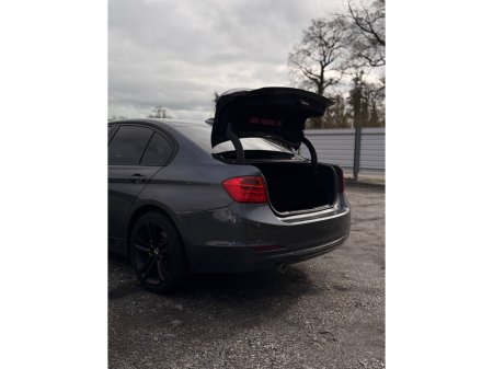 2015 BMW 3 Series - thumbnail 20