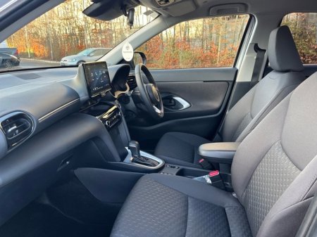 2025 Toyota Yaris Cross YARIS CROSS LUNA €30,950 thumbnail