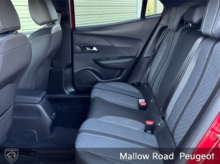 2025 Peugeot 2008 - thumbnail 8