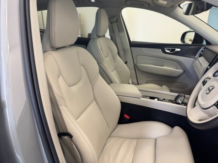 2024 Volvo XC60 - thumbnail 6