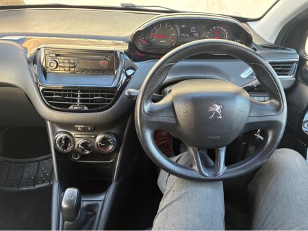 2013 Peugeot 208 - thumbnail 19