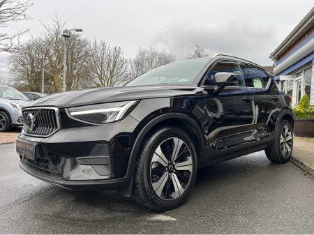 2023 Volvo XC40 - thumbnail 5