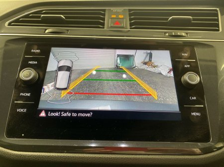 2024 Volkswagen Tiguan - thumbnail 18