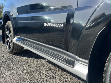 2016 Mitsubishi Shogun - thumbnail 7