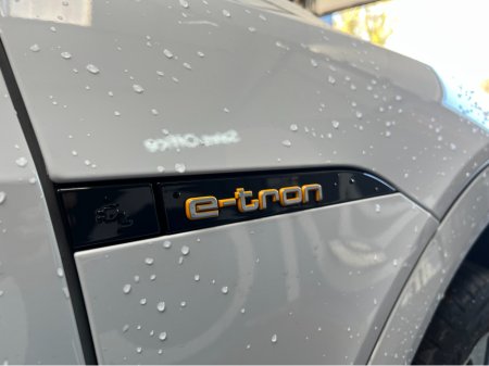 2022 Audi e-tron - thumbnail 8