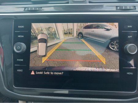 2018 Volkswagen Tiguan - thumbnail 19