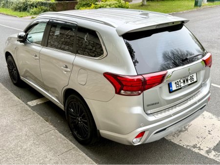 2019 Mitsubishi Outlander - thumbnail 13