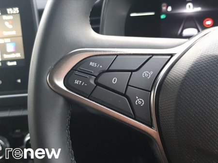 2025 Renault Clio TCe 90 DFull Evolution €23,900 thumbnail