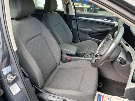 2023 Volkswagen Golf 2.0 TDI 115HP Life, Urano Grey, 1 owner, 60km. €28,500 thumbnail