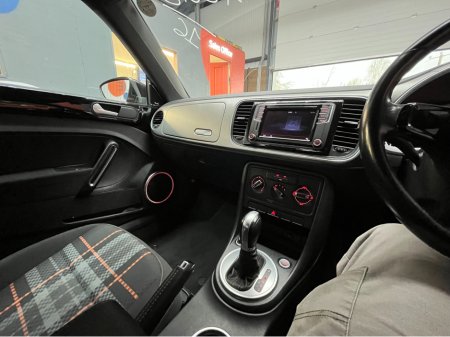 2016 Volkswagen Beetle - thumbnail 11